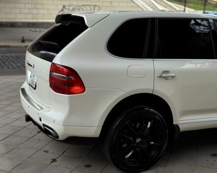 Белый Порше Каен, объемом двигателя 4.8 л и пробегом 350 тыс. км за 7500 $, фото 9 на Automoto.ua