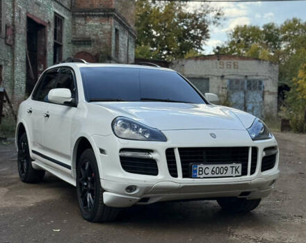 Белый Порше Каен, объемом двигателя 4.8 л и пробегом 200 тыс. км за 12000 $, фото 1 на Automoto.ua