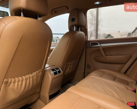 Білий Порше Cayenne, об'ємом двигуна 3.6 л та пробігом 169 тис. км за 13699 $, фото 17 на Automoto.ua