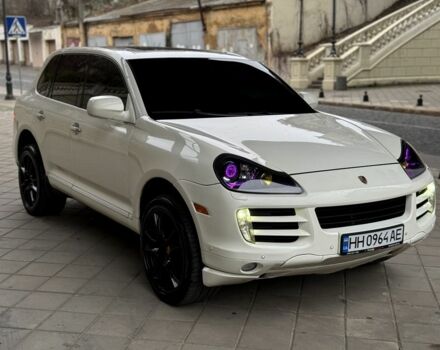 Белый Порше Каен, объемом двигателя 4.8 л и пробегом 350 тыс. км за 7500 $, фото 2 на Automoto.ua