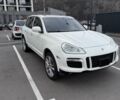 Белый Порше Каен, объемом двигателя 4.8 л и пробегом 132 тыс. км за 12600 $, фото 3 на Automoto.ua