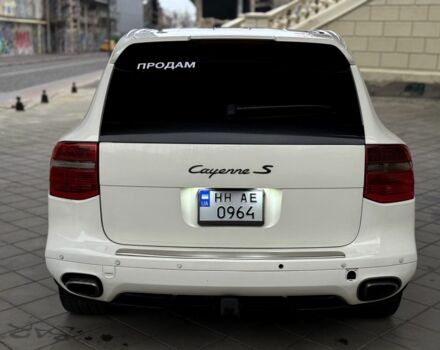 Белый Порше Каен, объемом двигателя 4.8 л и пробегом 350 тыс. км за 7500 $, фото 4 на Automoto.ua