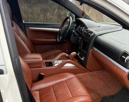 Білий Порше Cayenne, об'ємом двигуна 4.81 л та пробігом 160 тис. км за 9500 $, фото 6 на Automoto.ua