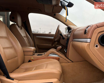 Білий Порше Cayenne, об'ємом двигуна 3.6 л та пробігом 169 тис. км за 13699 $, фото 19 на Automoto.ua