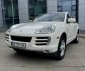 Білий Порше Cayenne, об'ємом двигуна 3.6 л та пробігом 143 тис. км за 11000 $, фото 4 на Automoto.ua
