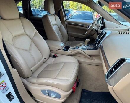 Белый Порше Каен, объемом двигателя 3.6 л и пробегом 118 тыс. км за 19990 $, фото 10 на Automoto.ua