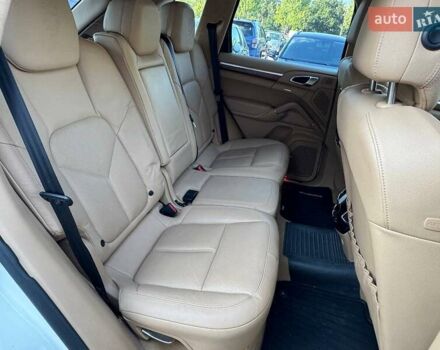 Белый Порше Каен, объемом двигателя 3.6 л и пробегом 118 тыс. км за 19990 $, фото 9 на Automoto.ua