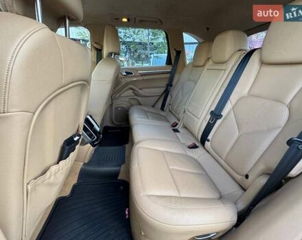 Белый Порше Каен, объемом двигателя 3.6 л и пробегом 118 тыс. км за 19990 $, фото 8 на Automoto.ua