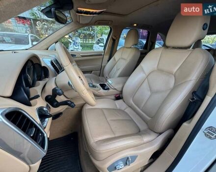 Белый Порше Каен, объемом двигателя 3.6 л и пробегом 118 тыс. км за 19990 $, фото 7 на Automoto.ua