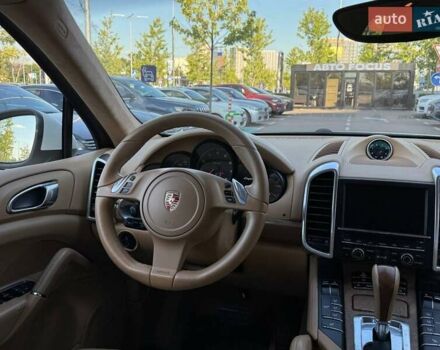 Белый Порше Каен, объемом двигателя 3.6 л и пробегом 118 тыс. км за 19990 $, фото 13 на Automoto.ua