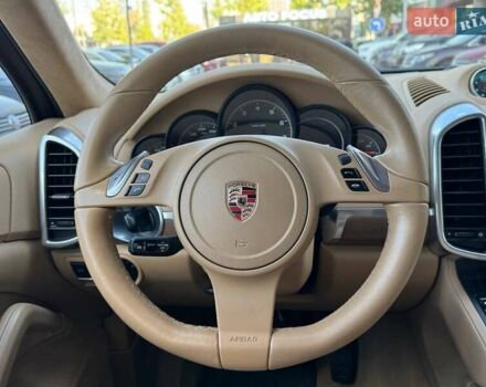 Белый Порше Каен, объемом двигателя 3.6 л и пробегом 118 тыс. км за 19990 $, фото 14 на Automoto.ua