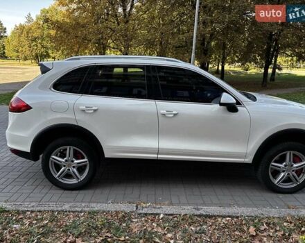 Білий Порше Cayenne, об'ємом двигуна 4.81 л та пробігом 161 тис. км за 16000 $, фото 4 на Automoto.ua