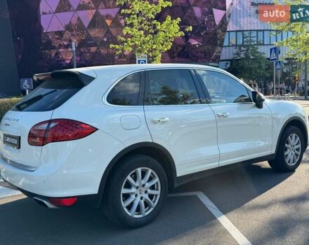 Белый Порше Каен, объемом двигателя 3.6 л и пробегом 118 тыс. км за 19990 $, фото 6 на Automoto.ua