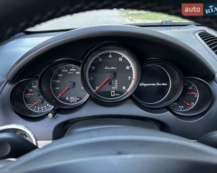 Білий Порше Cayenne, об'ємом двигуна 4.81 л та пробігом 161 тис. км за 16000 $, фото 11 на Automoto.ua