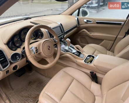 Белый Порше Каен, объемом двигателя 3.6 л и пробегом 159 тыс. км за 19999 $, фото 12 на Automoto.ua