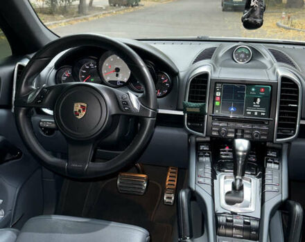 Білий Порше Cayenne, об'ємом двигуна 4.81 л та пробігом 197 тис. км за 18500 $, фото 8 на Automoto.ua