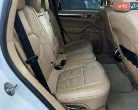 Белый Порше Каен, объемом двигателя 3.6 л и пробегом 167 тыс. км за 17500 $, фото 14 на Automoto.ua