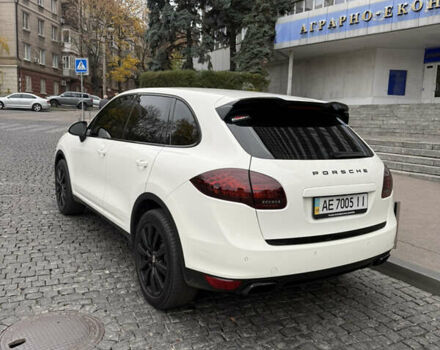 Білий Порше Cayenne, об'ємом двигуна 4.81 л та пробігом 197 тис. км за 18500 $, фото 2 на Automoto.ua