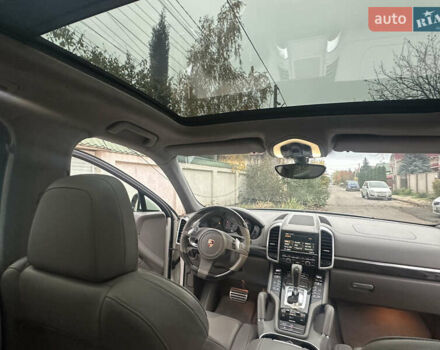 Білий Порше Cayenne, об'ємом двигуна 4.81 л та пробігом 194 тис. км за 21700 $, фото 14 на Automoto.ua