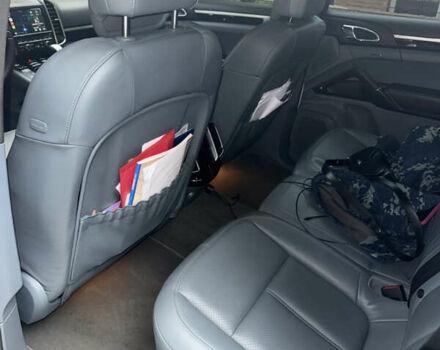 Білий Порше Cayenne, об'ємом двигуна 4.81 л та пробігом 197 тис. км за 18500 $, фото 16 на Automoto.ua