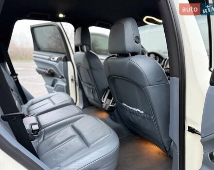 Белый Порше Каен, объемом двигателя 4.8 л и пробегом 199 тыс. км за 16500 $, фото 23 на Automoto.ua