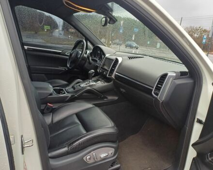 Белый Порше Каен, объемом двигателя 4.8 л и пробегом 168 тыс. км за 14028 $, фото 10 на Automoto.ua