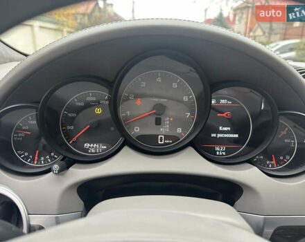 Білий Порше Cayenne, об'ємом двигуна 4.81 л та пробігом 194 тис. км за 21700 $, фото 18 на Automoto.ua