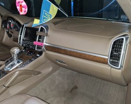 Білий Порше Cayenne, об'ємом двигуна 4.8 л та пробігом 131 тис. км за 23837 $, фото 8 на Automoto.ua