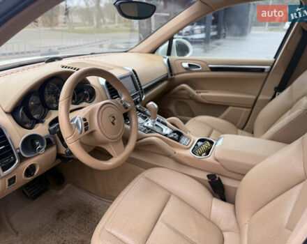 Белый Порше Каен, объемом двигателя 3.6 л и пробегом 159 тыс. км за 19999 $, фото 13 на Automoto.ua