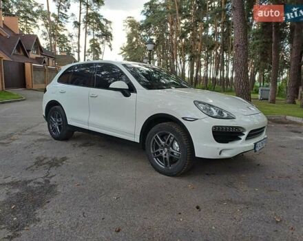 Белый Порше Каен, объемом двигателя 4.8 л и пробегом 167 тыс. км за 14999 $, фото 3 на Automoto.ua
