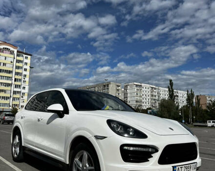 Белый Порше Каен, объемом двигателя 3 л и пробегом 200 тыс. км за 32000 $, фото 2 на Automoto.ua