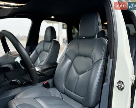 Белый Порше Каен, объемом двигателя 4.8 л и пробегом 199 тыс. км за 16500 $, фото 12 на Automoto.ua