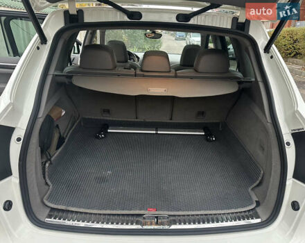 Білий Порше Cayenne, об'ємом двигуна 4.81 л та пробігом 194 тис. км за 21700 $, фото 29 на Automoto.ua