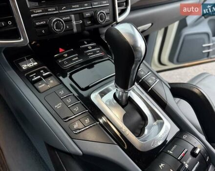 Белый Порше Каен, объемом двигателя 4.8 л и пробегом 199 тыс. км за 16500 $, фото 16 на Automoto.ua