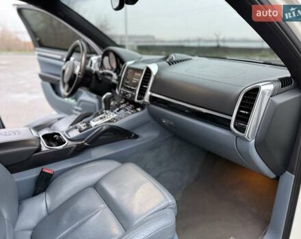 Белый Порше Каен, объемом двигателя 4.8 л и пробегом 199 тыс. км за 16500 $, фото 22 на Automoto.ua