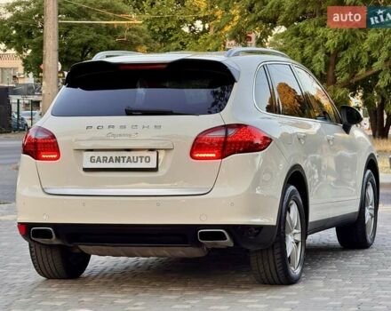 Порше Каен 2011 в Одессе на Automoto.ua Белый Порше Каен, объемом двигателя 4.81 л и пробегом 238 тыс. км за 16800 $, фото 14 на Automoto.ua