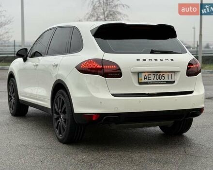 Белый Порше Каен, объемом двигателя 4.8 л и пробегом 199 тыс. км за 16500 $, фото 6 на Automoto.ua