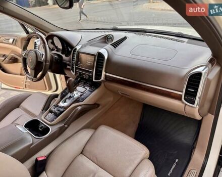 Порше Каен 2011 в Одессе на Automoto.ua Белый Порше Каен, объемом двигателя 4.81 л и пробегом 238 тыс. км за 16800 $, фото 51 на Automoto.ua