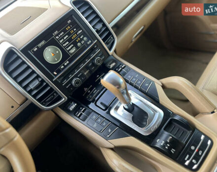 Белый Порше Каен, объемом двигателя 3.6 л и пробегом 167 тыс. км за 17500 $, фото 15 на Automoto.ua