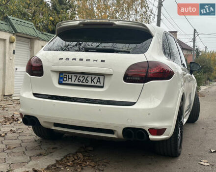 Білий Порше Cayenne, об'ємом двигуна 4.81 л та пробігом 194 тис. км за 21700 $, фото 11 на Automoto.ua