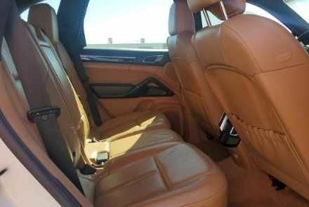 Белый Порше Каен, объемом двигателя 4.8 л и пробегом 195 тыс. км за 6855 $, фото 8 на Automoto.ua