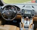 Білий Порше Cayenne, об'ємом двигуна 3 л та пробігом 225 тис. км за 16500 $, фото 30 на Automoto.ua