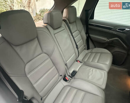 Білий Порше Cayenne, об'ємом двигуна 4.81 л та пробігом 194 тис. км за 21700 $, фото 27 на Automoto.ua