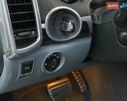 Белый Порше Каен, объемом двигателя 4.8 л и пробегом 199 тыс. км за 16500 $, фото 13 на Automoto.ua