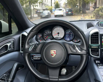 Білий Порше Cayenne, об'ємом двигуна 4.81 л та пробігом 197 тис. км за 18500 $, фото 7 на Automoto.ua