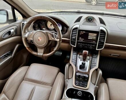 Порше Каен 2011 в Одессе на Automoto.ua Белый Порше Каен, объемом двигателя 4.81 л и пробегом 238 тыс. км за 16800 $, фото 65 на Automoto.ua