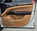 Білий Порше Cayenne, об'ємом двигуна 3 л та пробігом 225 тис. км за 16200 $, фото 33 на Automoto.ua