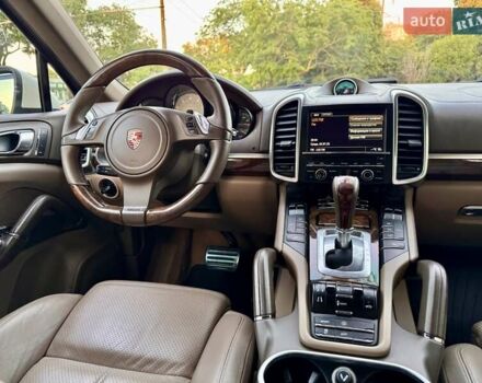 Порше Каен 2011 в Одессе на Automoto.ua Белый Порше Каен, объемом двигателя 4.81 л и пробегом 238 тыс. км за 16800 $, фото 66 на Automoto.ua