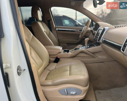 Белый Порше Каен, объемом двигателя 3.6 л и пробегом 167 тыс. км за 17500 $, фото 13 на Automoto.ua