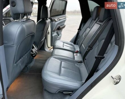 Белый Порше Каен, объемом двигателя 4.8 л и пробегом 199 тыс. км за 16500 $, фото 19 на Automoto.ua